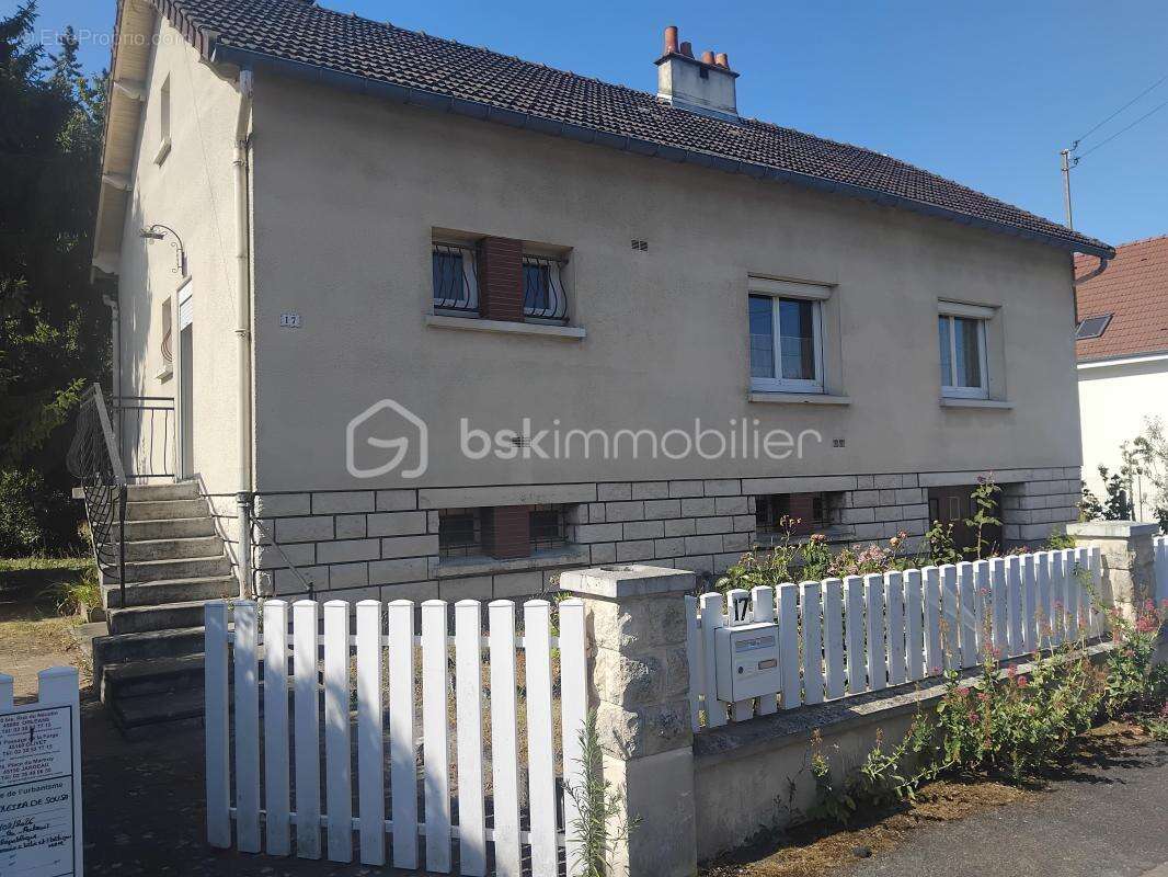 A saisir Maison à réfraîchir fleury les aubrais centre avec forts potentiels d'aménagement - photo 2