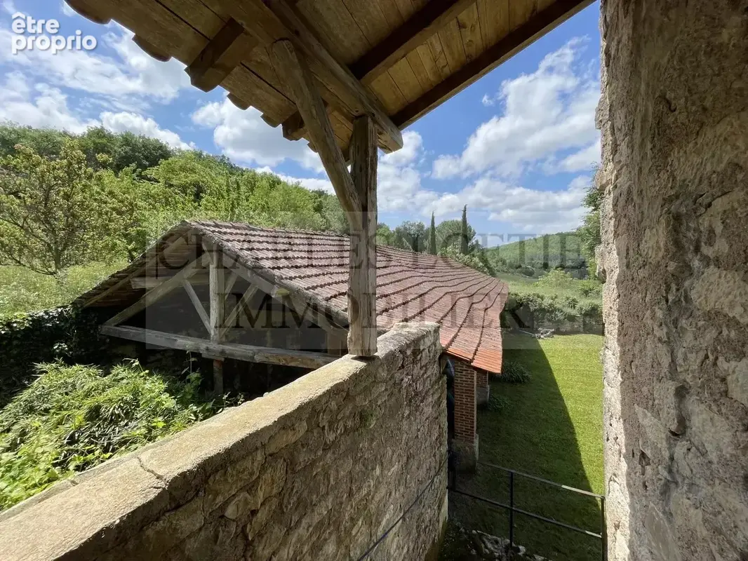 Bel ensemble - corps de ferme avec 3 maisons, un hangar, jardin et verger - photo 7