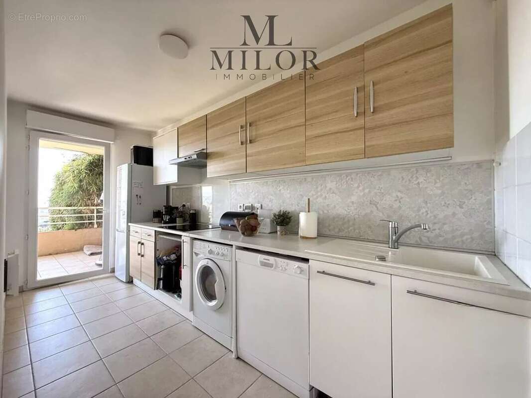 Appartement à SAINT-LAURENT-DU-VAR