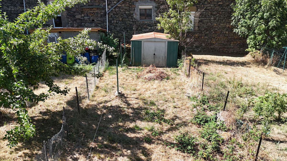 Deux maisons, un fort potentiel, à seulement 5 minutes de Retournac ! - photo 15
