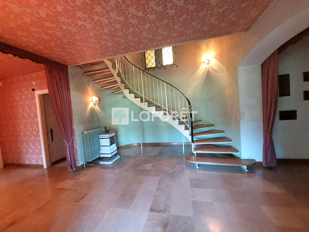 Maison d'Architecte BAINS LES BAINS 10 pièce(s) 291 m2 - photo 13