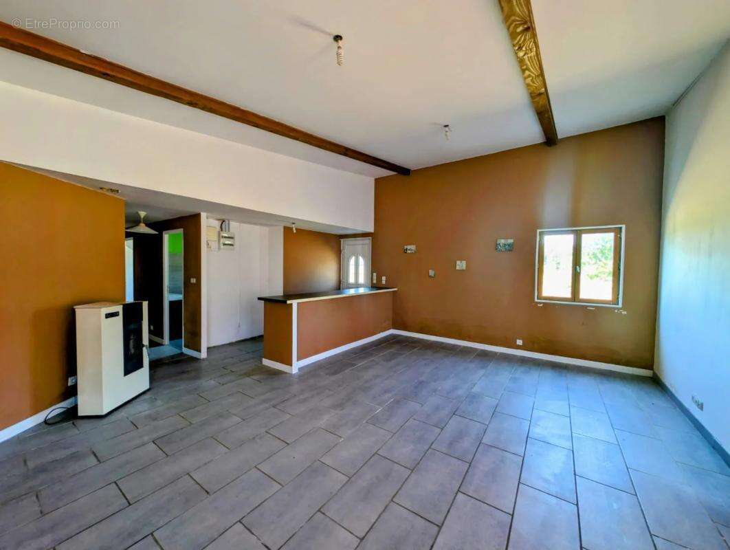 Maison à CHAMPAGNAC