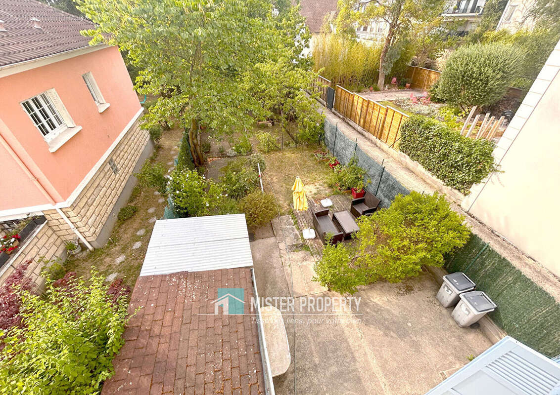 Appartement à SARTROUVILLE