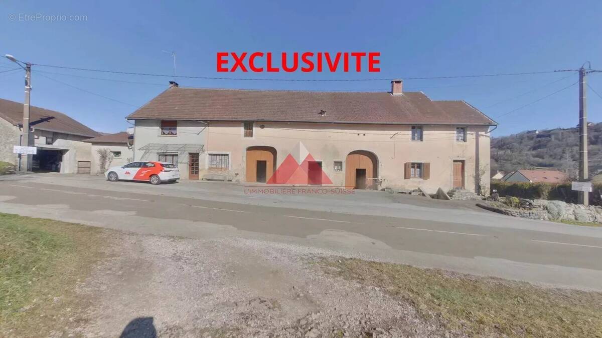 Maison à LA TOUR-DU-MEIX