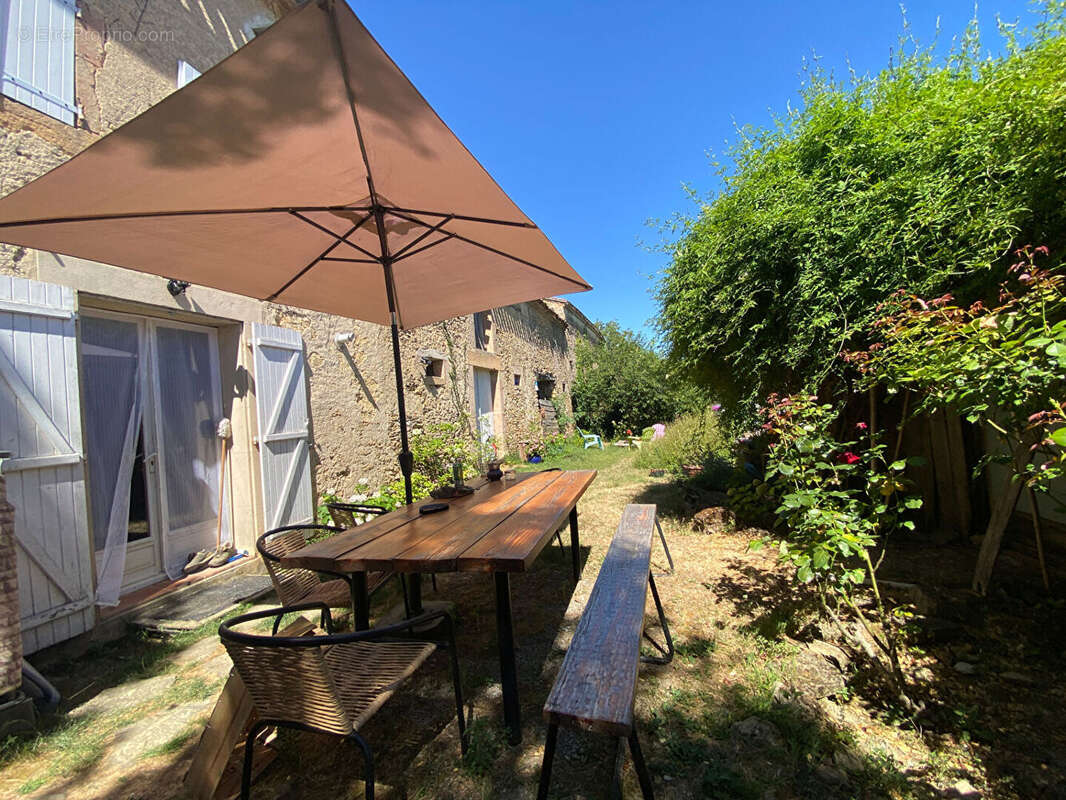 Propriété avec dépendances sur 2,5 ha - photo 3