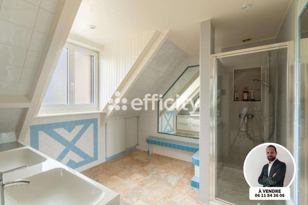 Maison à VILLENEUVE-LE-ROI