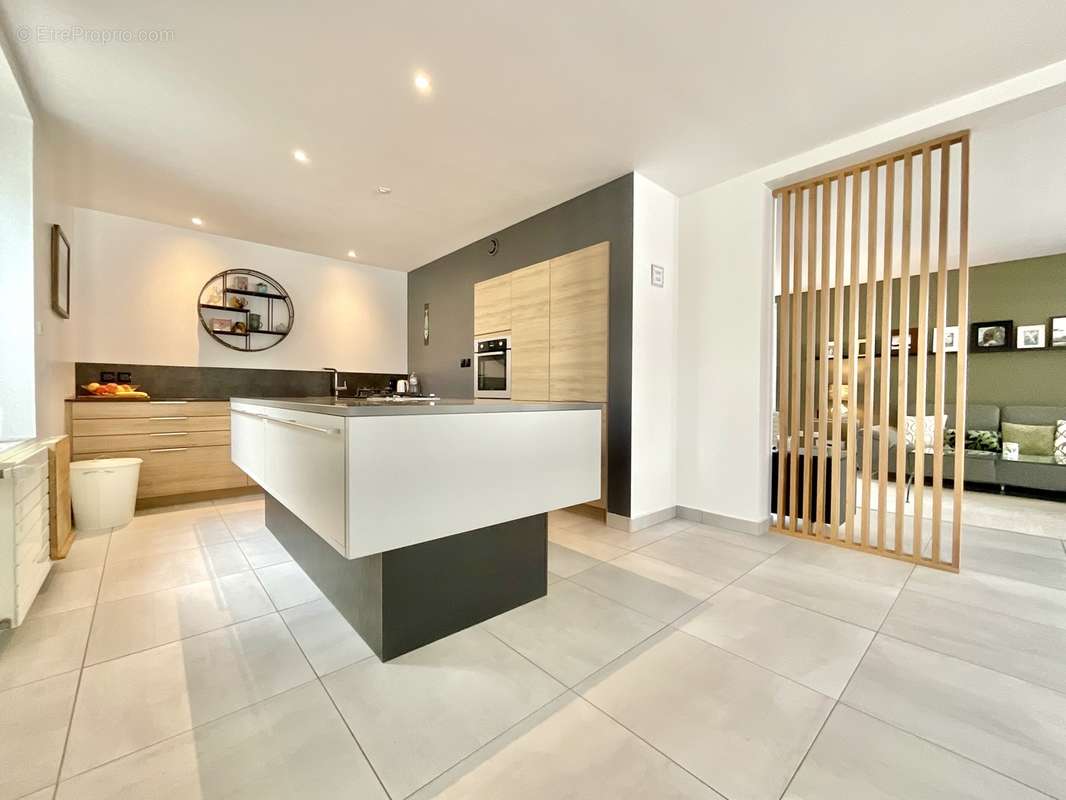 Maison 125 m² Périgneux  - photo 4