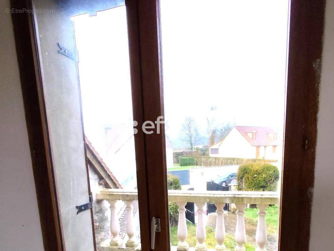 Maison à YMONVILLE