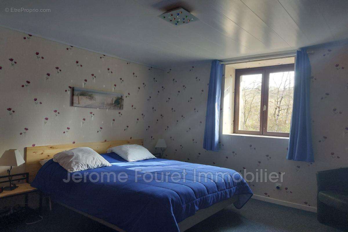 Maison à EGLETONS