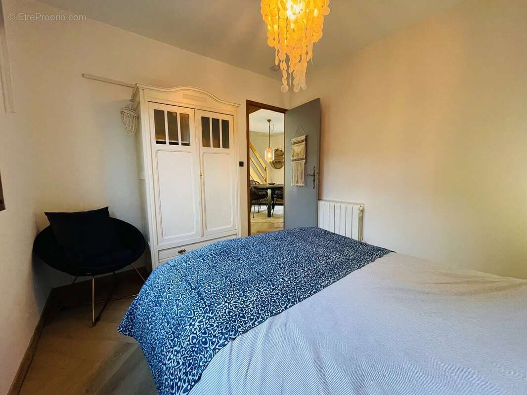 Maison à MONTSAUCHE-LES-SETTONS