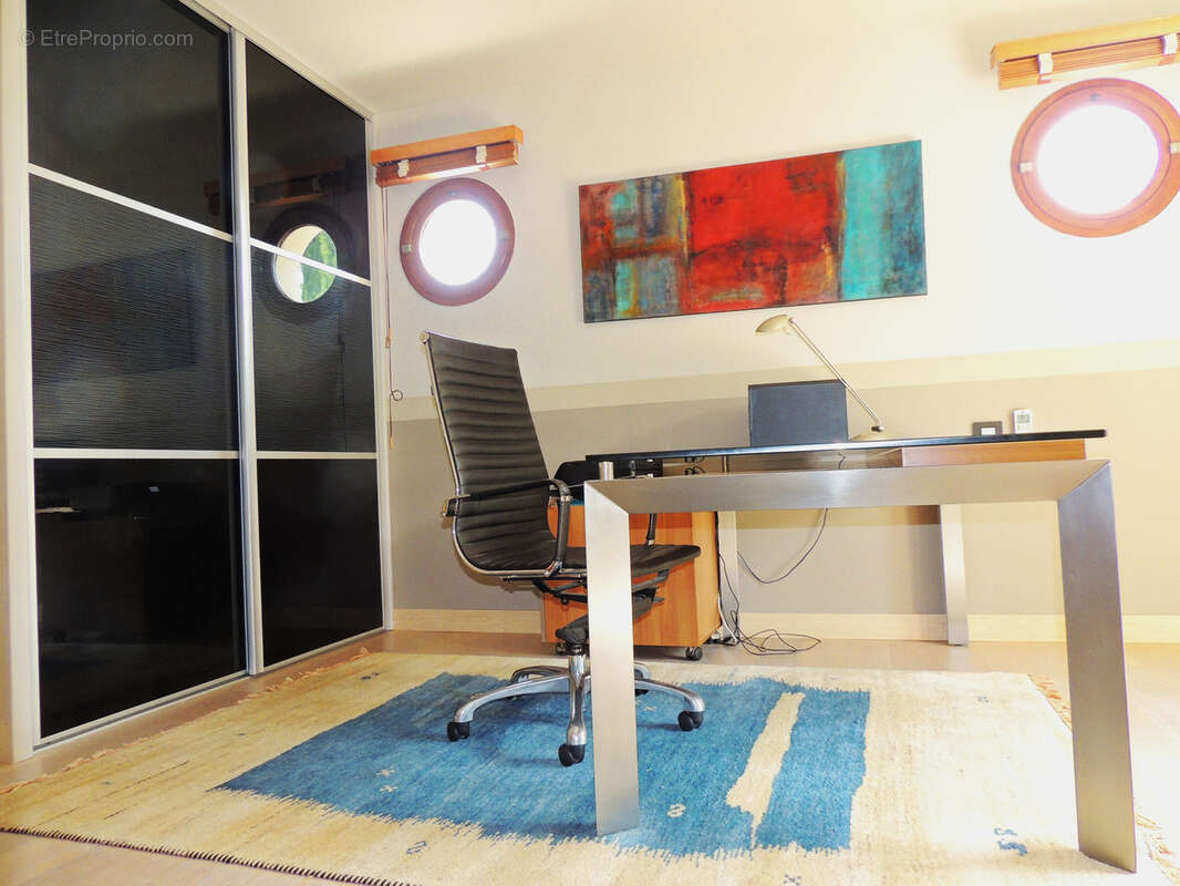 Exclusivite: vente d'une maison architecte 5 p - 4 ch avec terrasse et piscine a brignoles - photo 11