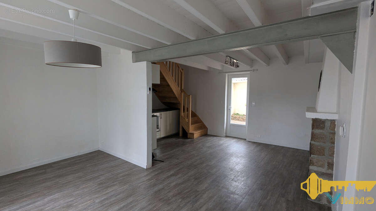 Maison à SAINT-LEGER-LES-VIGNES