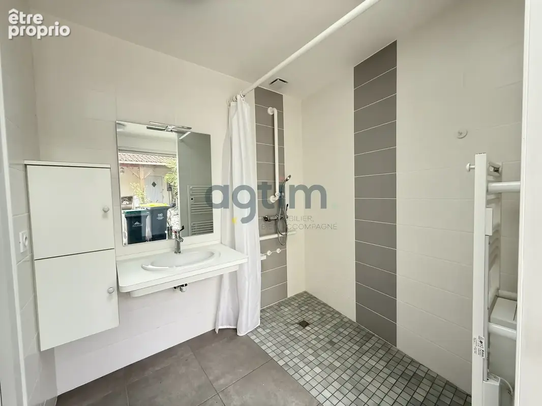 Maison de bourg, 5 chambres, garage, jardin, grande cour, terrain 315m2 - photo 8