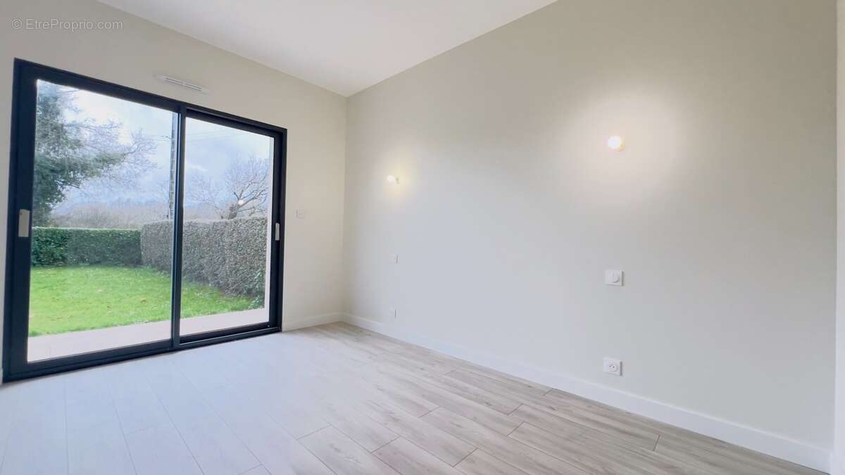 GOURIN (56) – Maison à vendre : 5 pièces, 122 m² habitables, garage, atelier, terrain de 815 m² - photo 13