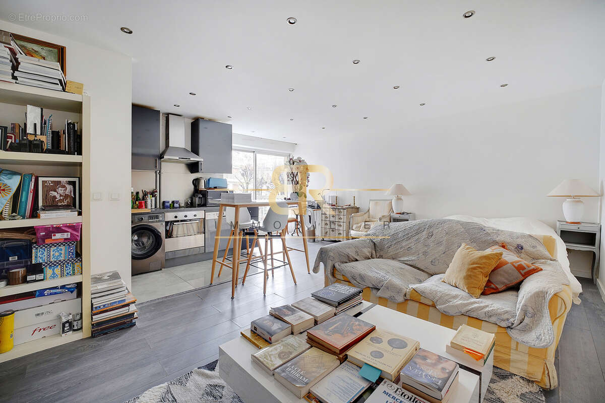 Appartement à NEUILLY-SUR-SEINE