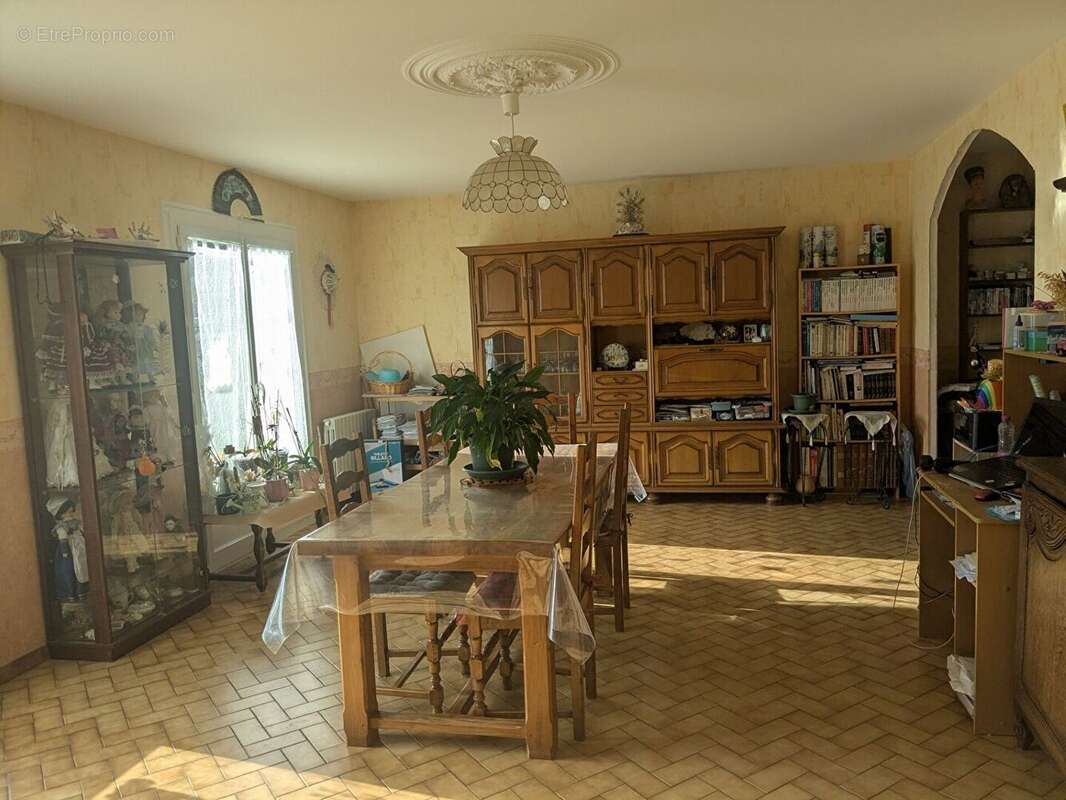 Maison à LES ESSARDS