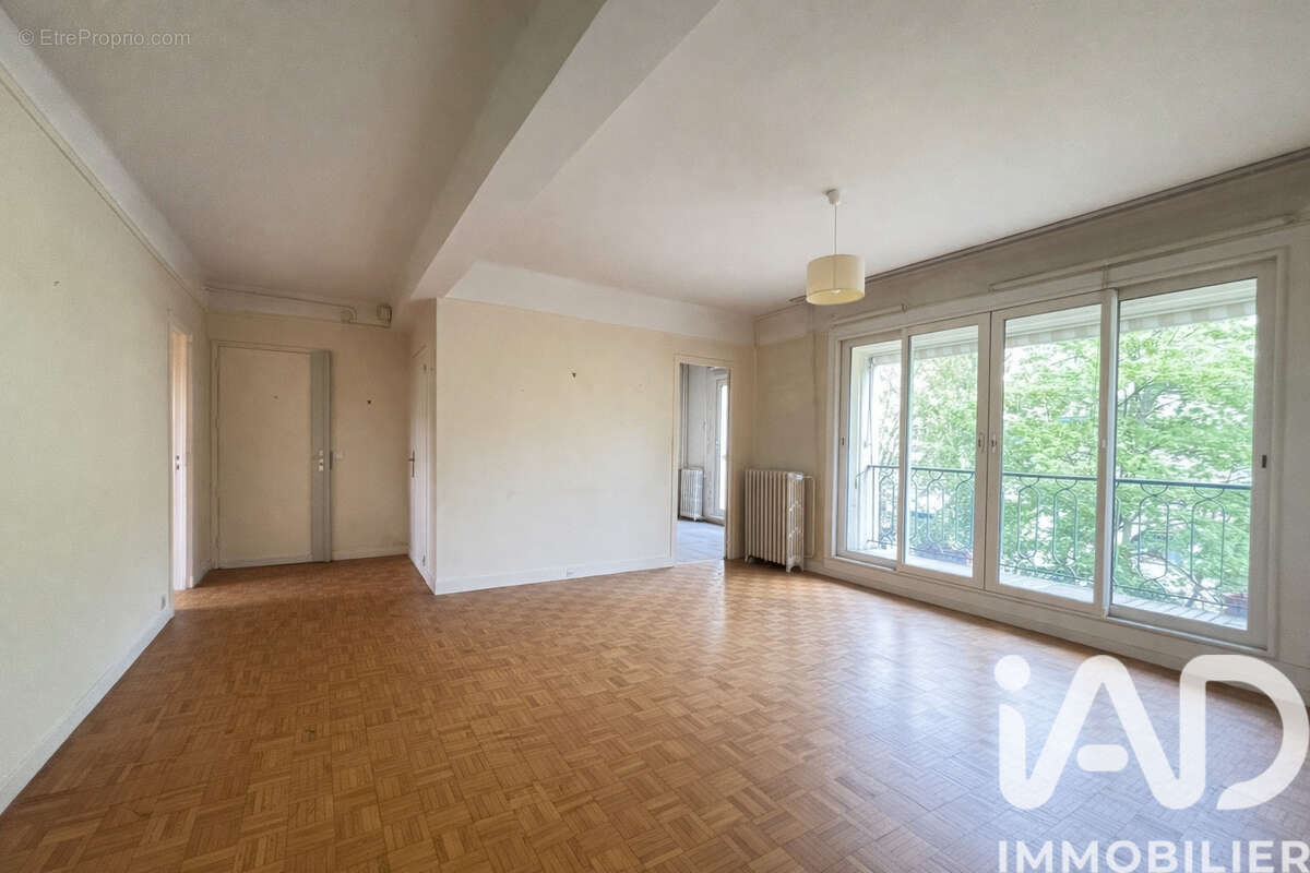 Photo 3 - Appartement à VILLE-D'AVRAY