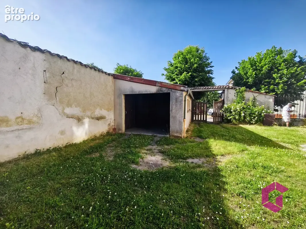 SPECIAL INVESTISSEURS ! Immeuble  composé de deux appartements à rénover et un local commercial avec locataire - photo 4