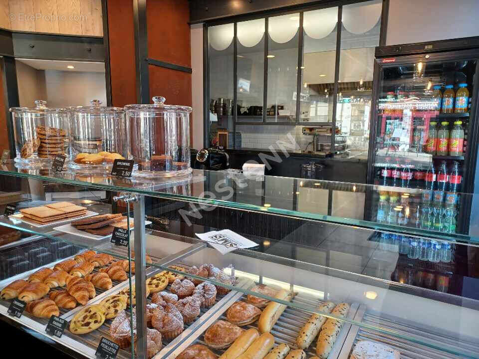 Snacking/ boulangerie . Belle Opportunité Centre-Ville + Logement . Fort passage étudiant et touristes - photo 6