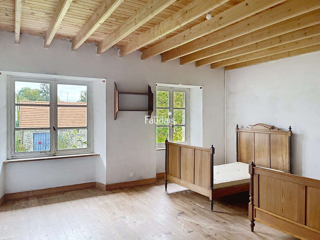 Maison 82 m² à Le Lorey  - photo 7