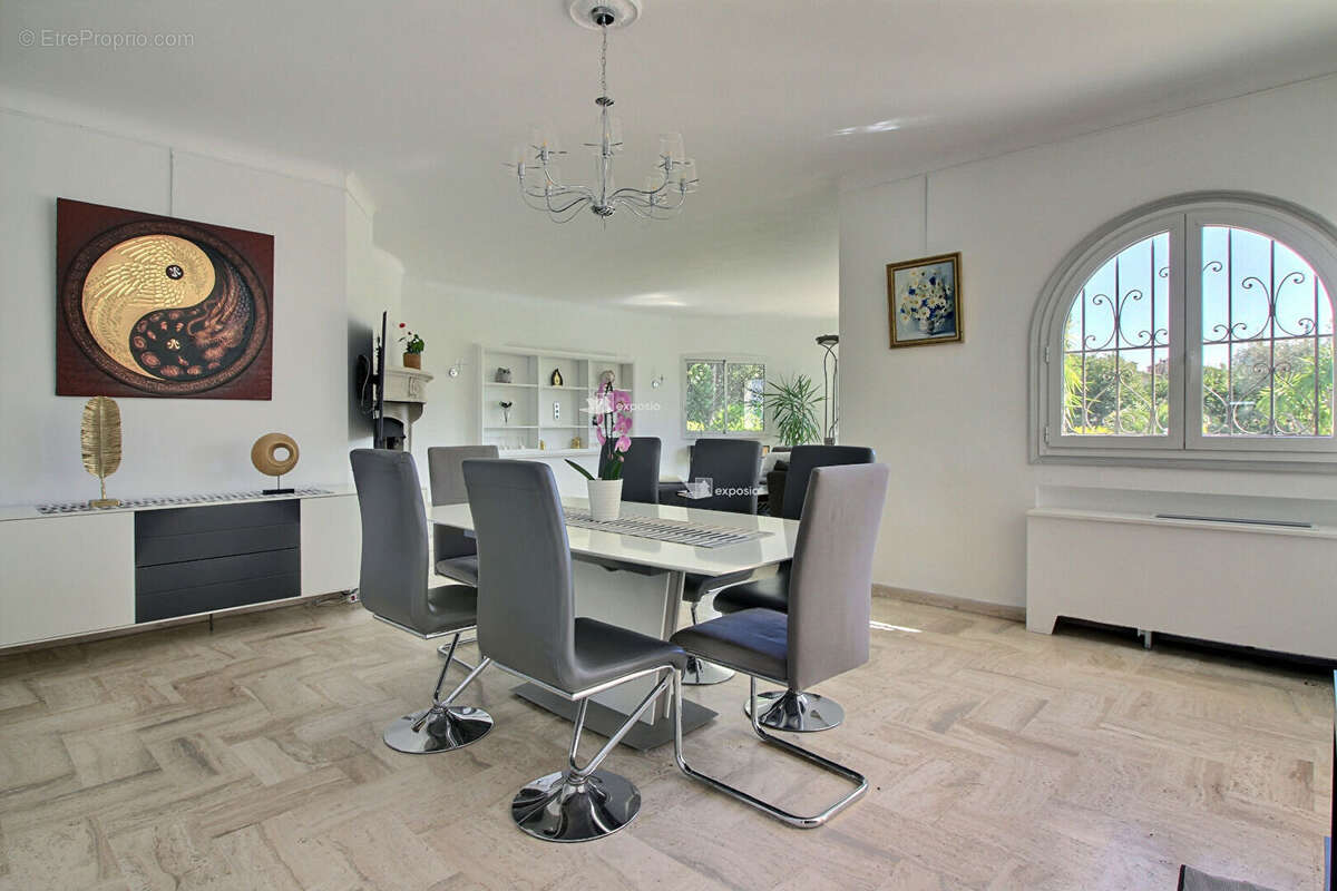 Maison à MOUGINS