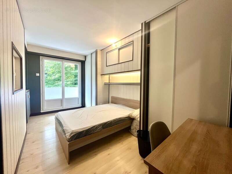 Dpt Finistère (29), à vendre QUIMPER Ouest - appartement rénové meublé T5 en collocation de 96 m² habitable - deux loggias -Cave - photo 9