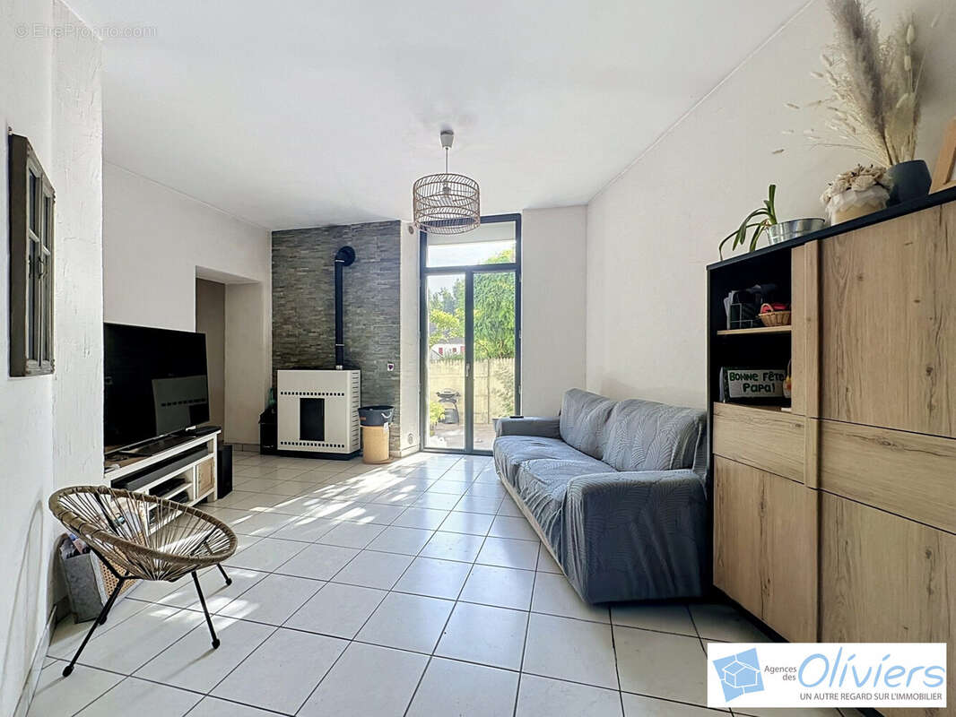 Appartement 60 m² à Bonnelles  - photo 1