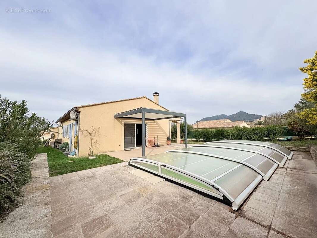Maison à MIRABEL-AUX-BARONNIES