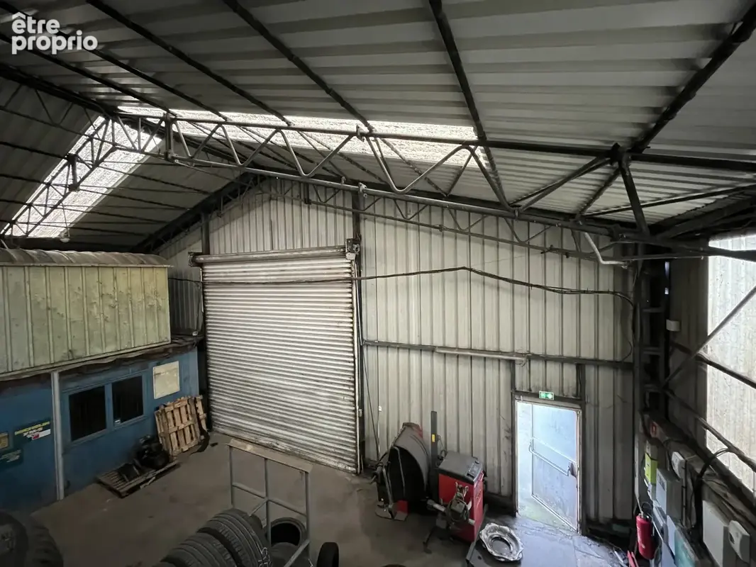 Bâtiment de 780.00 m2 sur une parcelle de 2926 m2 - photo 2