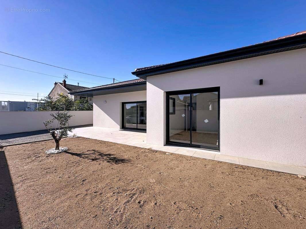 Maison à LE PEAGE-DE-ROUSSILLON