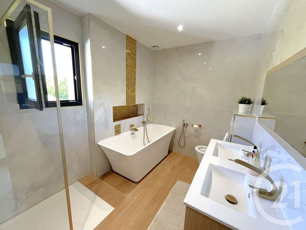 Maison 196 m² à Goyrans  - photo 11