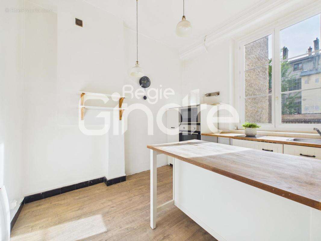 Appartement à LYON-4E