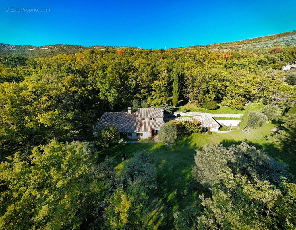 Maison à SAINT-VALLIER-DE-THIEY