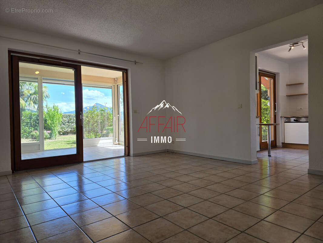Appartement à CRANVES-SALES