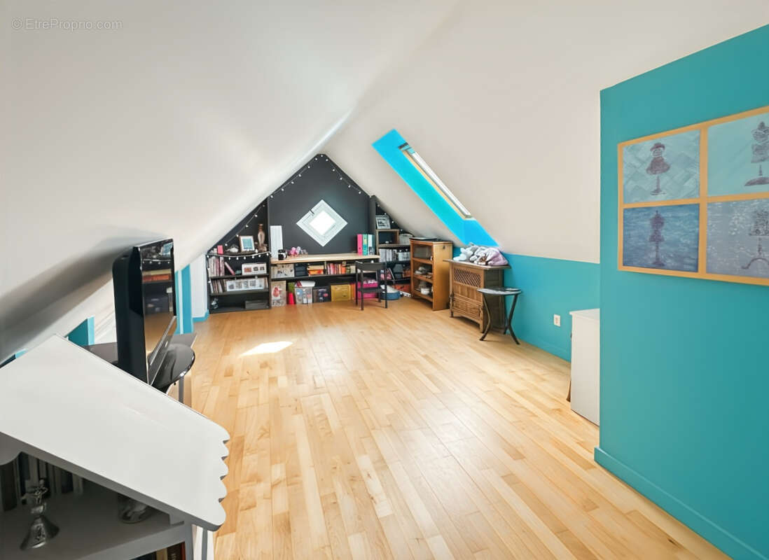 Maison à VERRIERES-LE-BUISSON