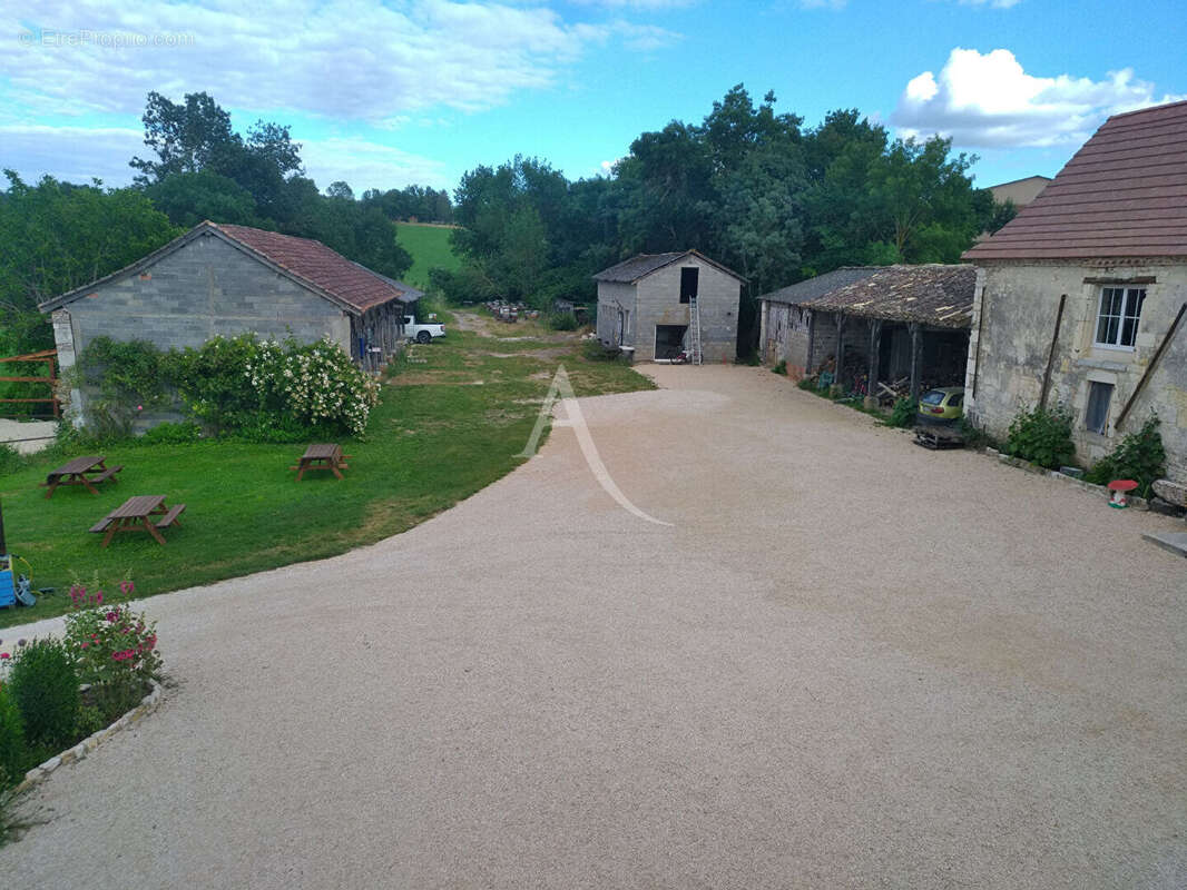 Maison à PUYLAROQUE