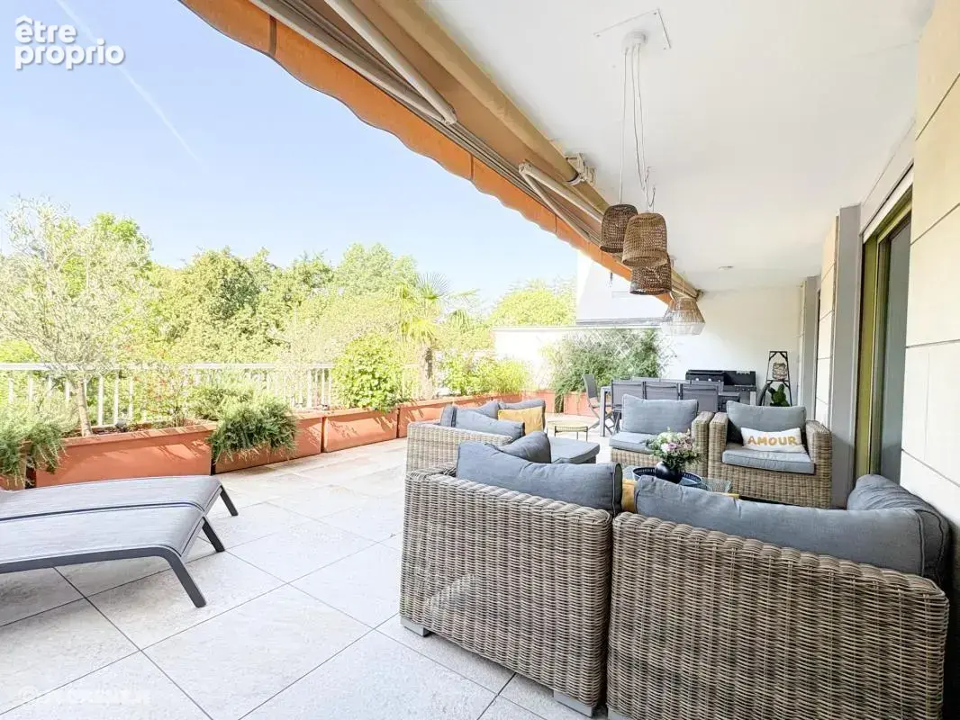 Charbonnieres les bains - t5 - vaste terrasse - photo 7