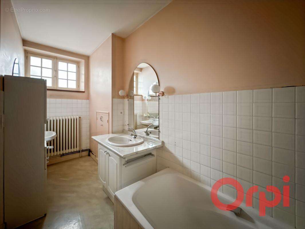 Appartement à SAINT-AMAND-MONTROND