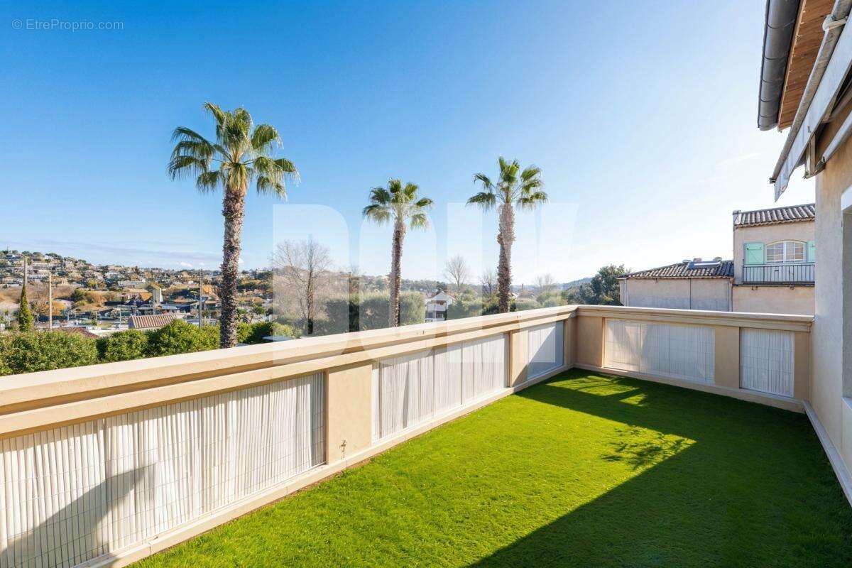 Appartement à VILLENEUVE-LOUBET