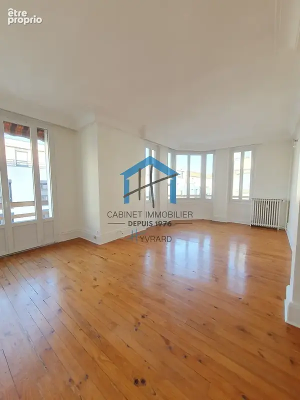 Appartement bourgeois type F3 de 81.56 m2 avec une cave et un garage au 5ème étage avec un ascenseur. - photo 3