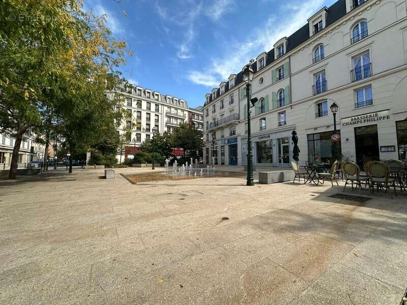 Appartement à LA GARENNE-COLOMBES
