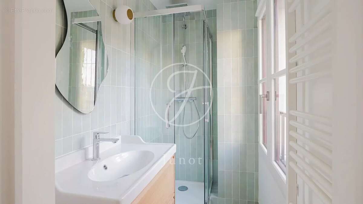 Appartement à PARIS-3E