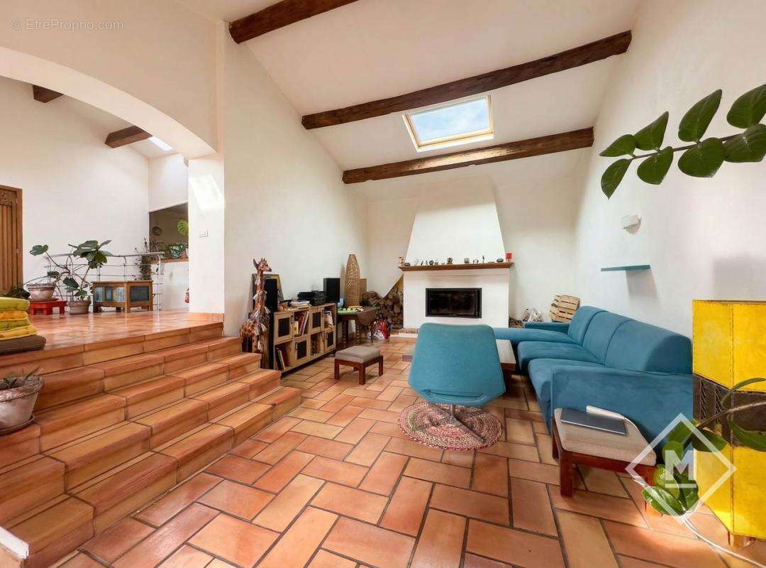 Découvrez cette jolie maison individuelle située à proximité des commodités entre les Chartreux et Montolivet - photo 4