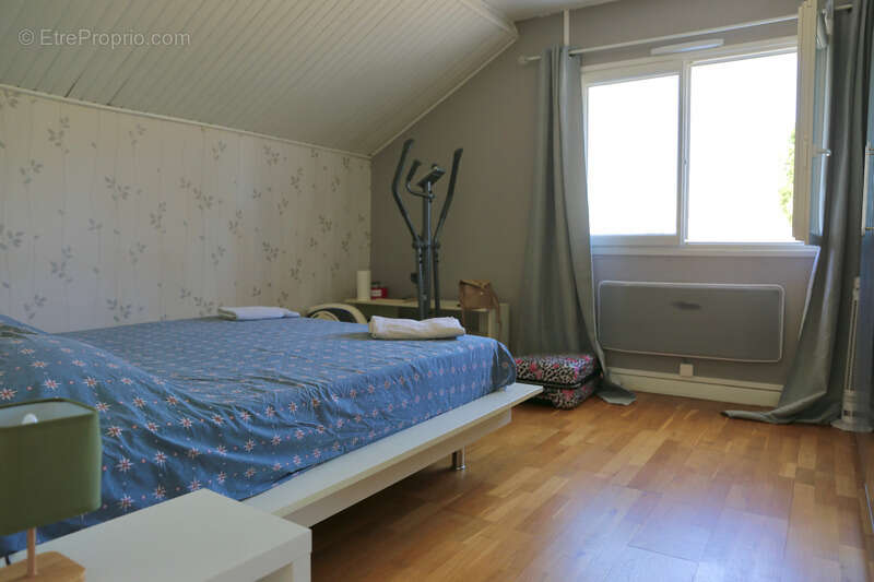 Maison à vendre à VILLERS ALLERAND (51), une maison principale sur deux niveaux, un logement indépendant, une piscine extérieure - photo 14