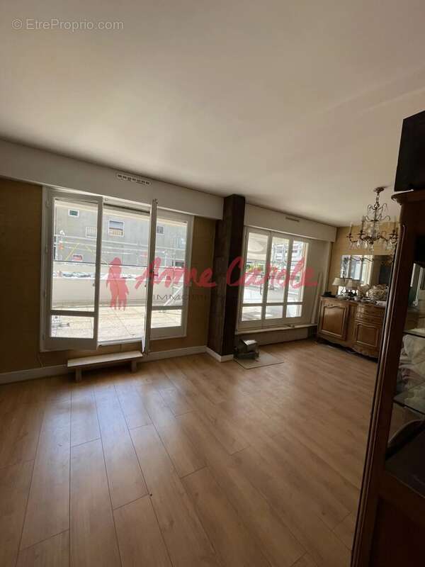 Appartement à PARIS-20E