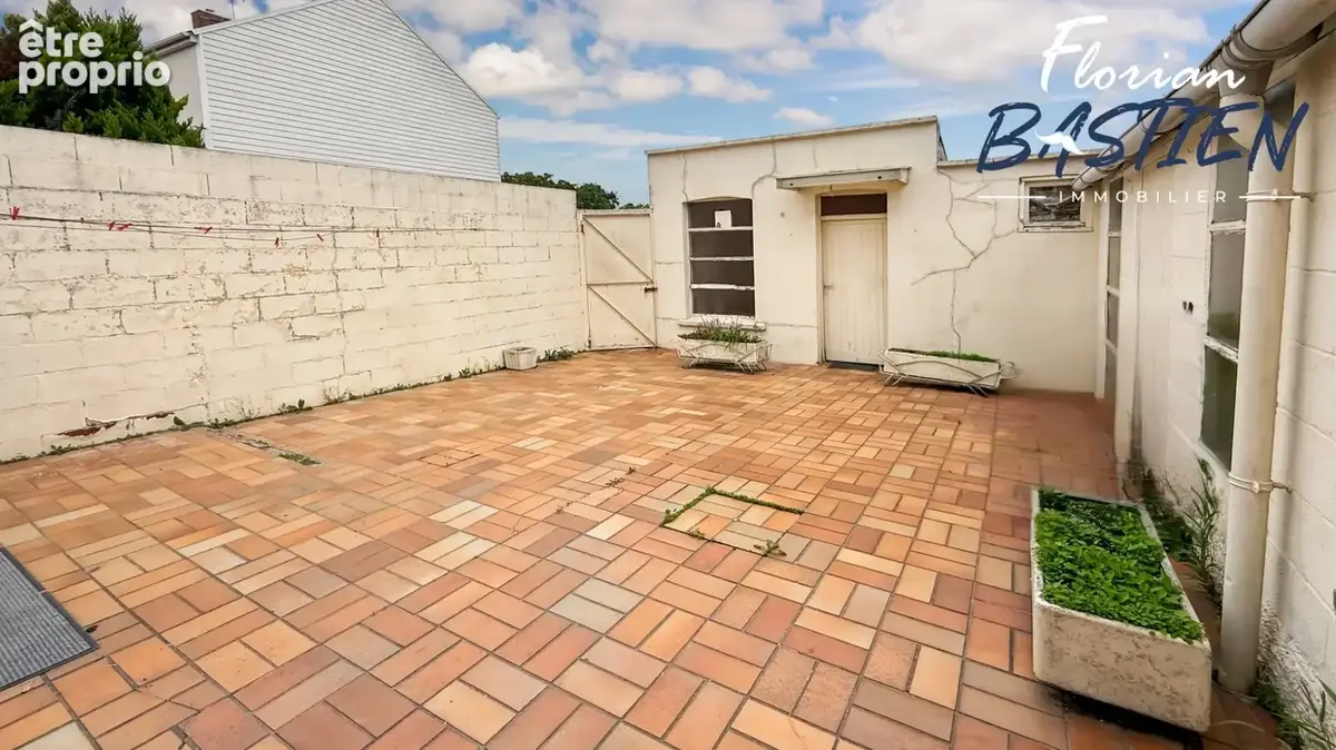 140 m², 4 chambres, un jardin, des dépendances… et une vraie vie de famille à imaginer à La Sentinelle ! - photo 8