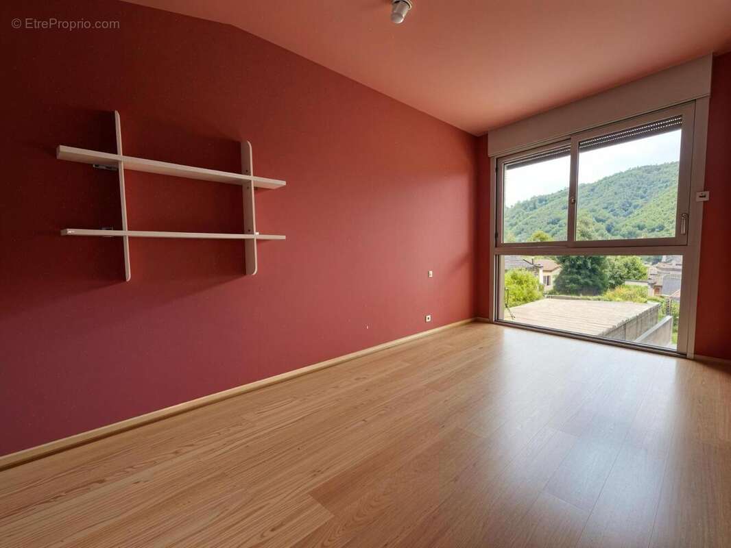   - Maison à VALS-LES-BAINS