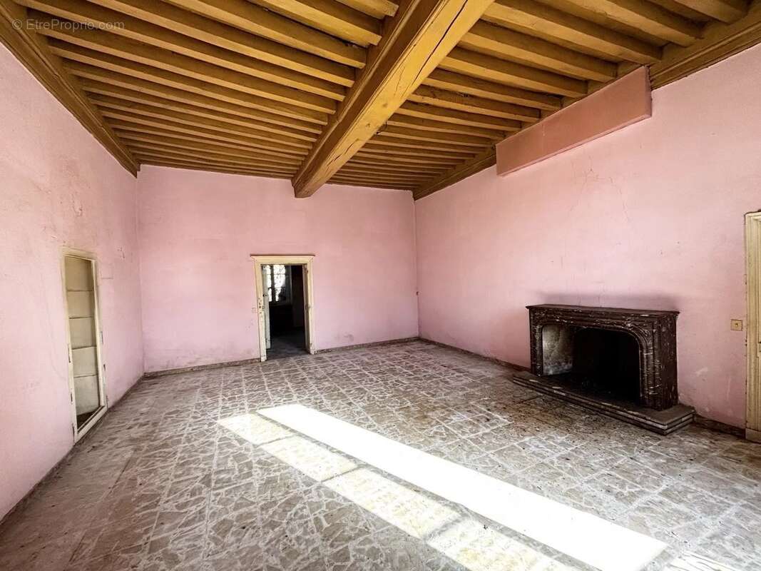 Maison à LA ROCHE-EN-BRENIL