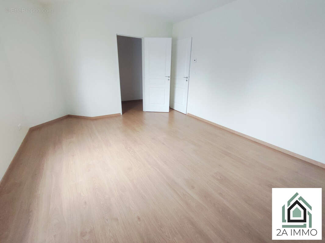 Maison à SAINT-HILAIRE-LES-MONGES