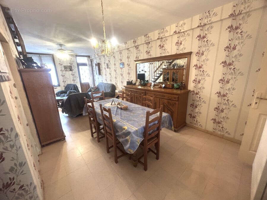 Maison de ville mitoyenne de 72,75m2 bâtie sur 183m2 de terrain avec garage accès arrière ! - photo 5